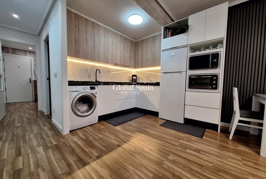 Venta - APARTAMENTO -
TORREVIEJA - Center