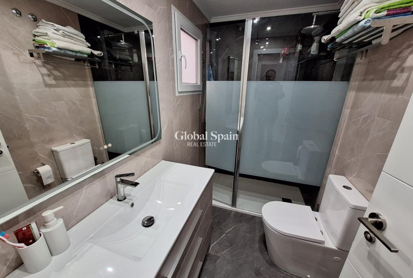 Venta - APARTAMENTO -
TORREVIEJA - Center