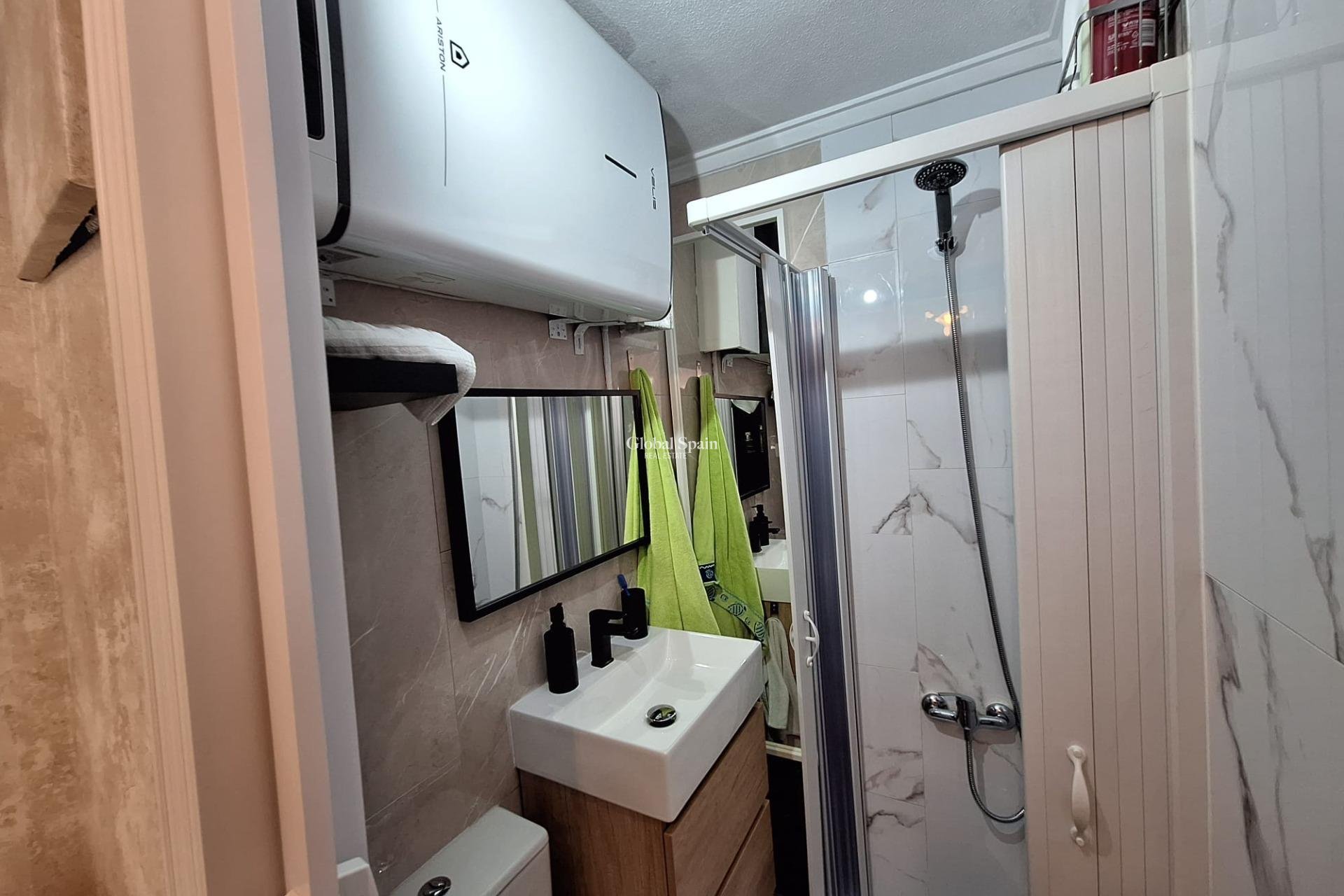 Venta - APARTAMENTO -
TORREVIEJA - Center