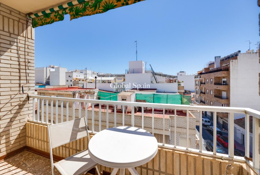 Venta - APARTAMENTO -
TORREVIEJA - Center
