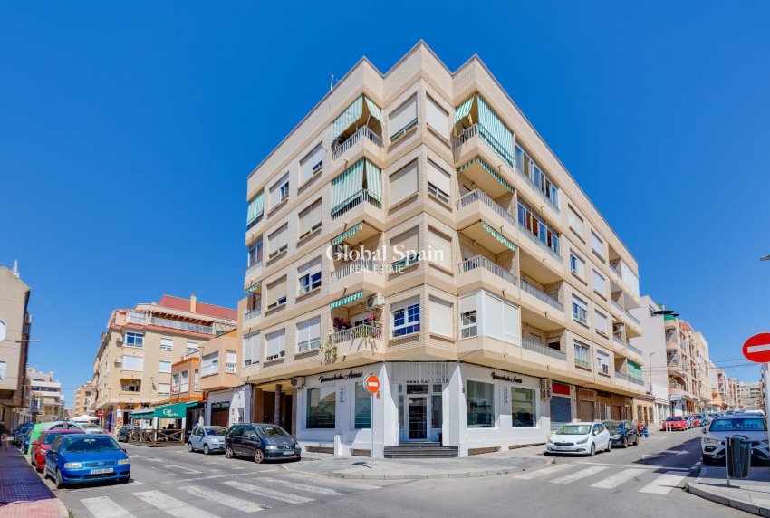 Venta - APARTAMENTO -
TORREVIEJA - Center