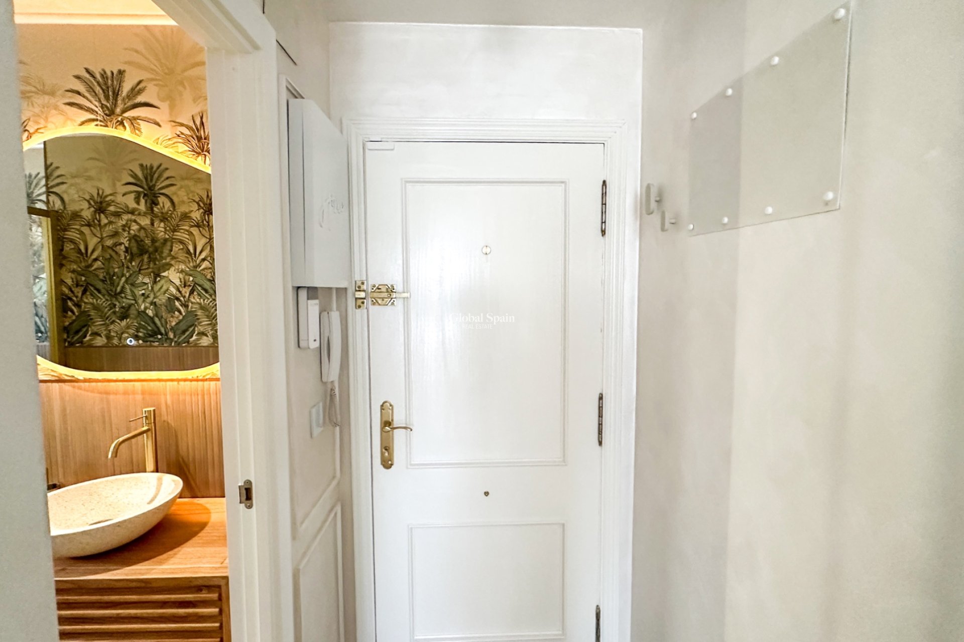 Venta - APARTAMENTO -
TORREVIEJA - Center