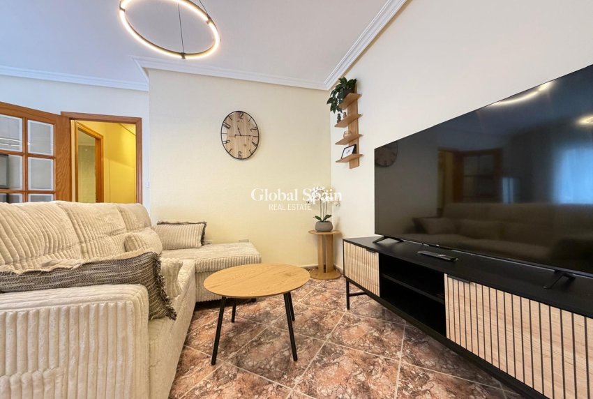 Venta - APARTAMENTO -
TORREVIEJA - Center