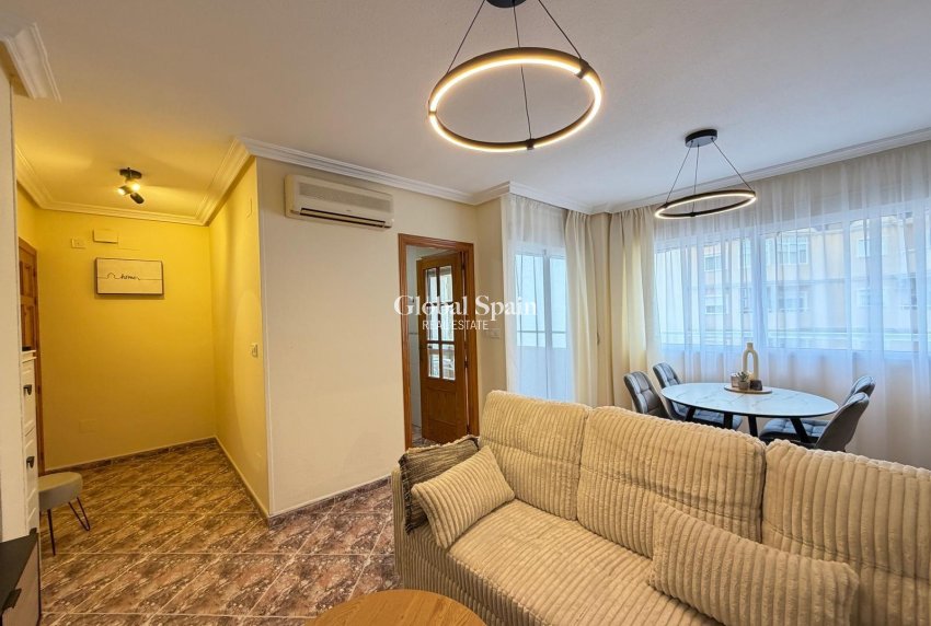 Venta - APARTAMENTO -
TORREVIEJA - Center