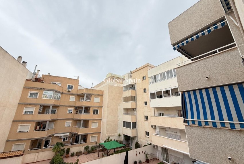 Venta - APARTAMENTO -
TORREVIEJA - Center