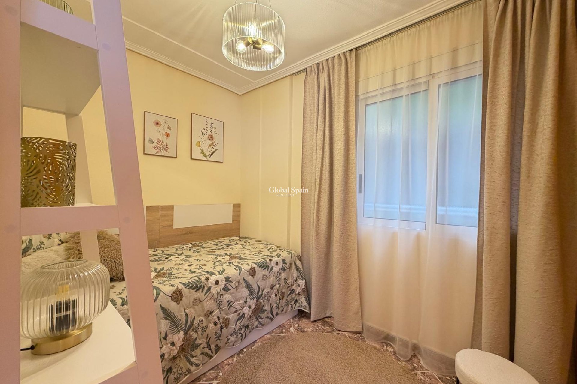 Venta - APARTAMENTO -
TORREVIEJA - Center