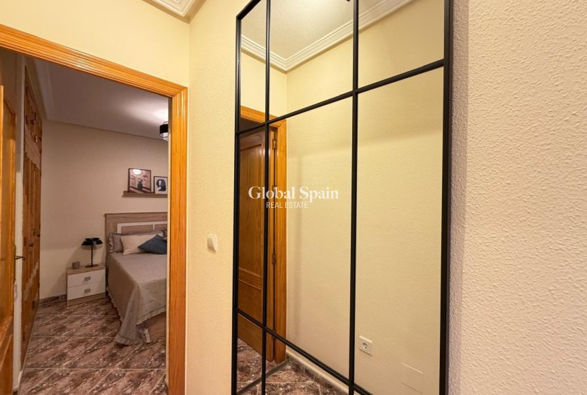 Venta - APARTAMENTO -
TORREVIEJA - Center