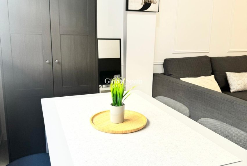 Venta - APARTAMENTO -
TORREVIEJA - Center
