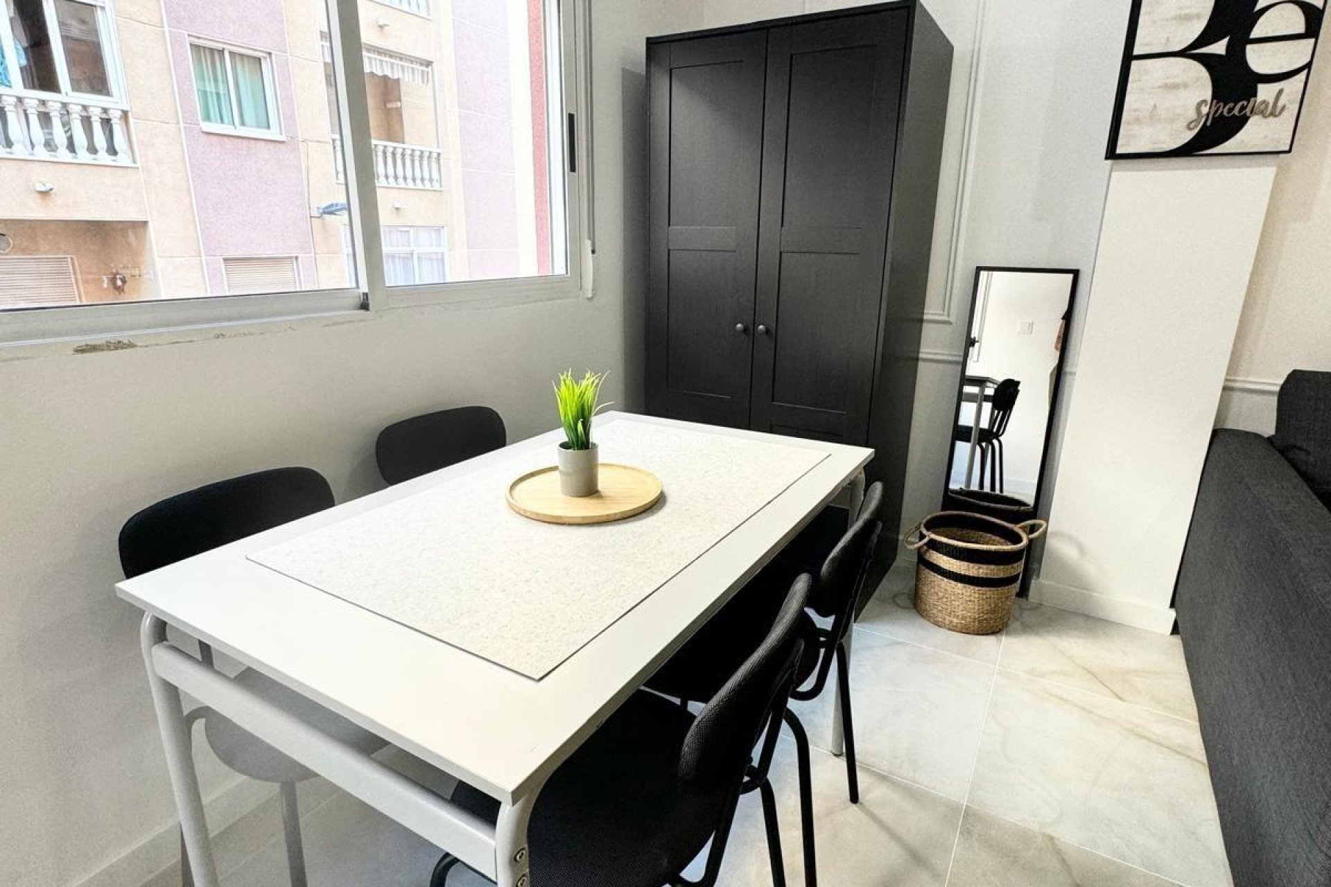 Venta - APARTAMENTO -
TORREVIEJA - Center