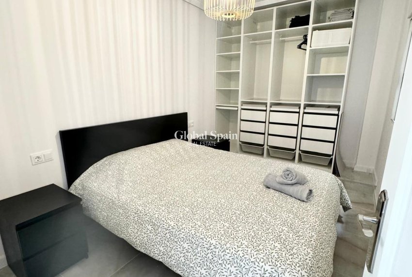 Venta - APARTAMENTO -
TORREVIEJA - Center