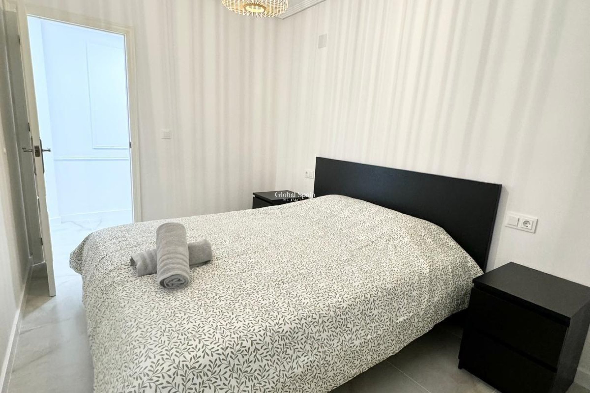 Venta - APARTAMENTO -
TORREVIEJA - Center