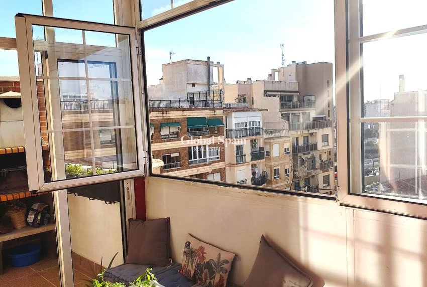 Venta - APARTAMENTO -
TORREVIEJA - Center