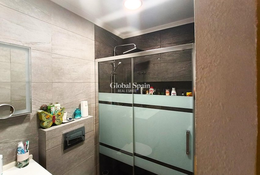 Venta - APARTAMENTO -
TORREVIEJA - Center