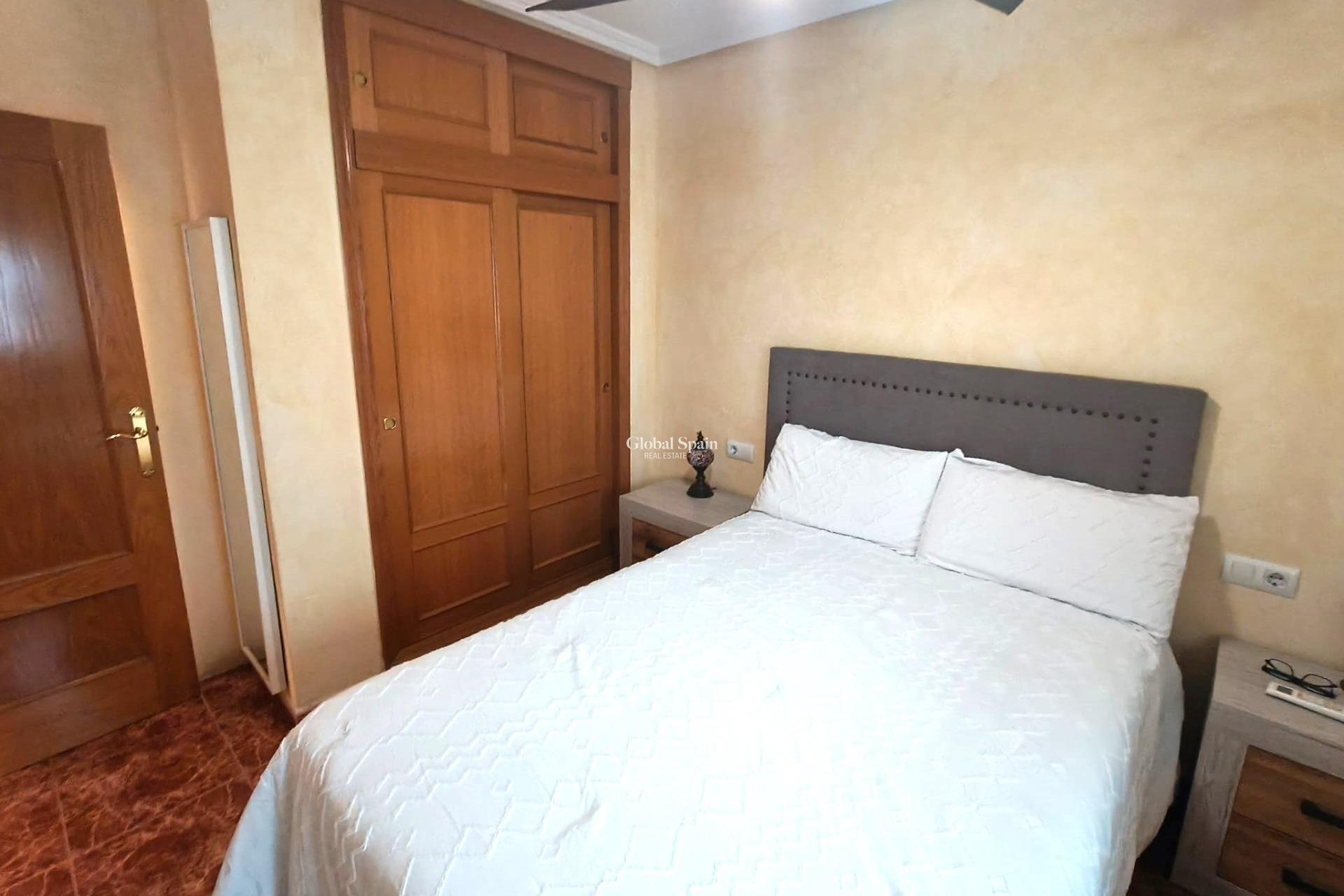 Venta - APARTAMENTO -
TORREVIEJA - Center