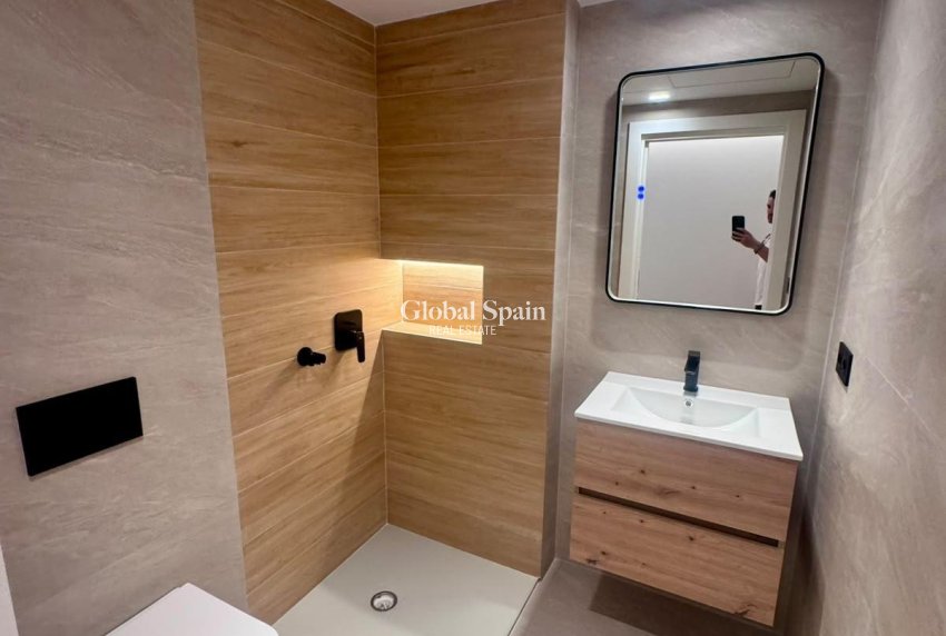Venta - APARTAMENTO -
TORREVIEJA - Center