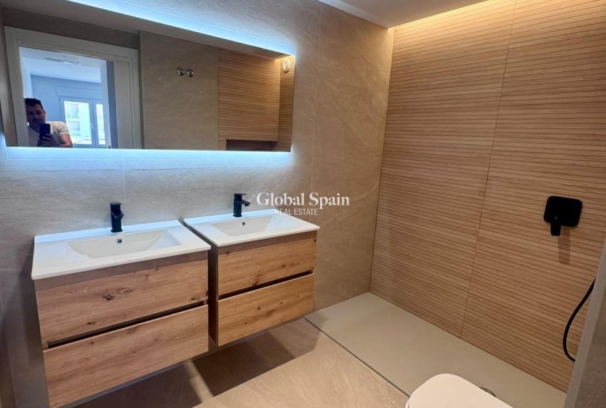 Venta - APARTAMENTO -
TORREVIEJA - Center