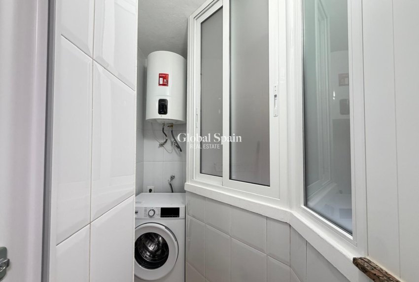 Venta - APARTAMENTO -
TORREVIEJA - Center