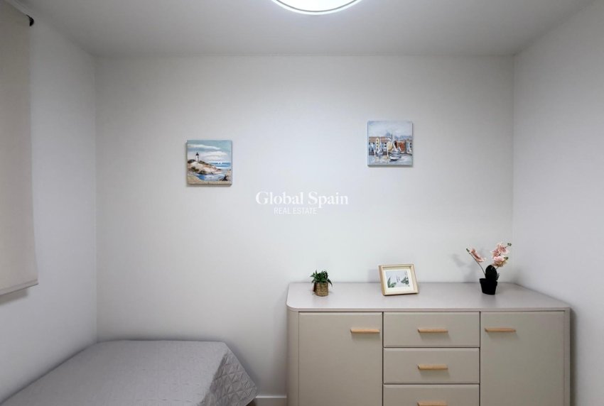 Venta - APARTAMENTO -
TORREVIEJA - Center