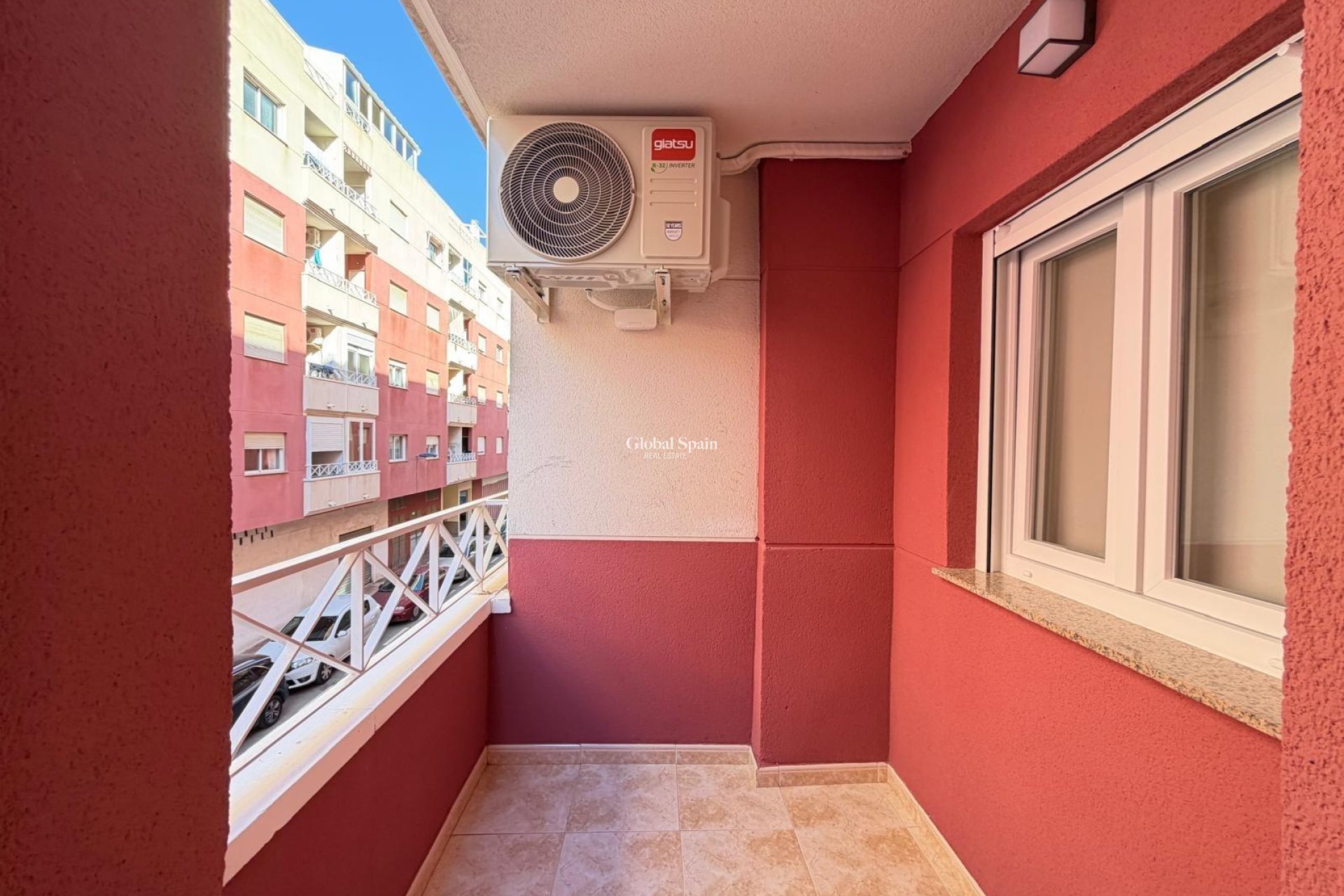 Venta - APARTAMENTO -
TORREVIEJA - Center