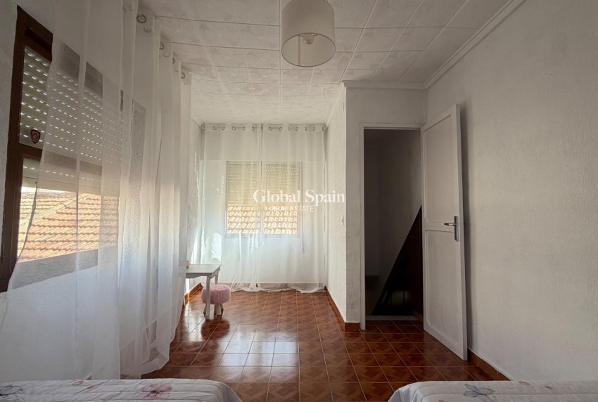 Venta - APARTAMENTO -
TORREVIEJA - Center