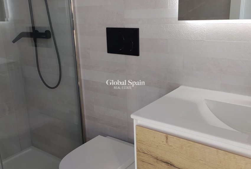 Venta - APARTAMENTO -
TORREVIEJA - CENTRE PLAYA DEL CURA LAS PISCINAS