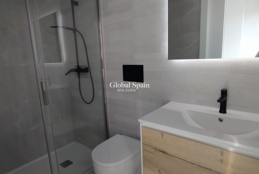 Venta - APARTAMENTO -
TORREVIEJA - CENTRE PLAYA DEL CURA LAS PISCINAS