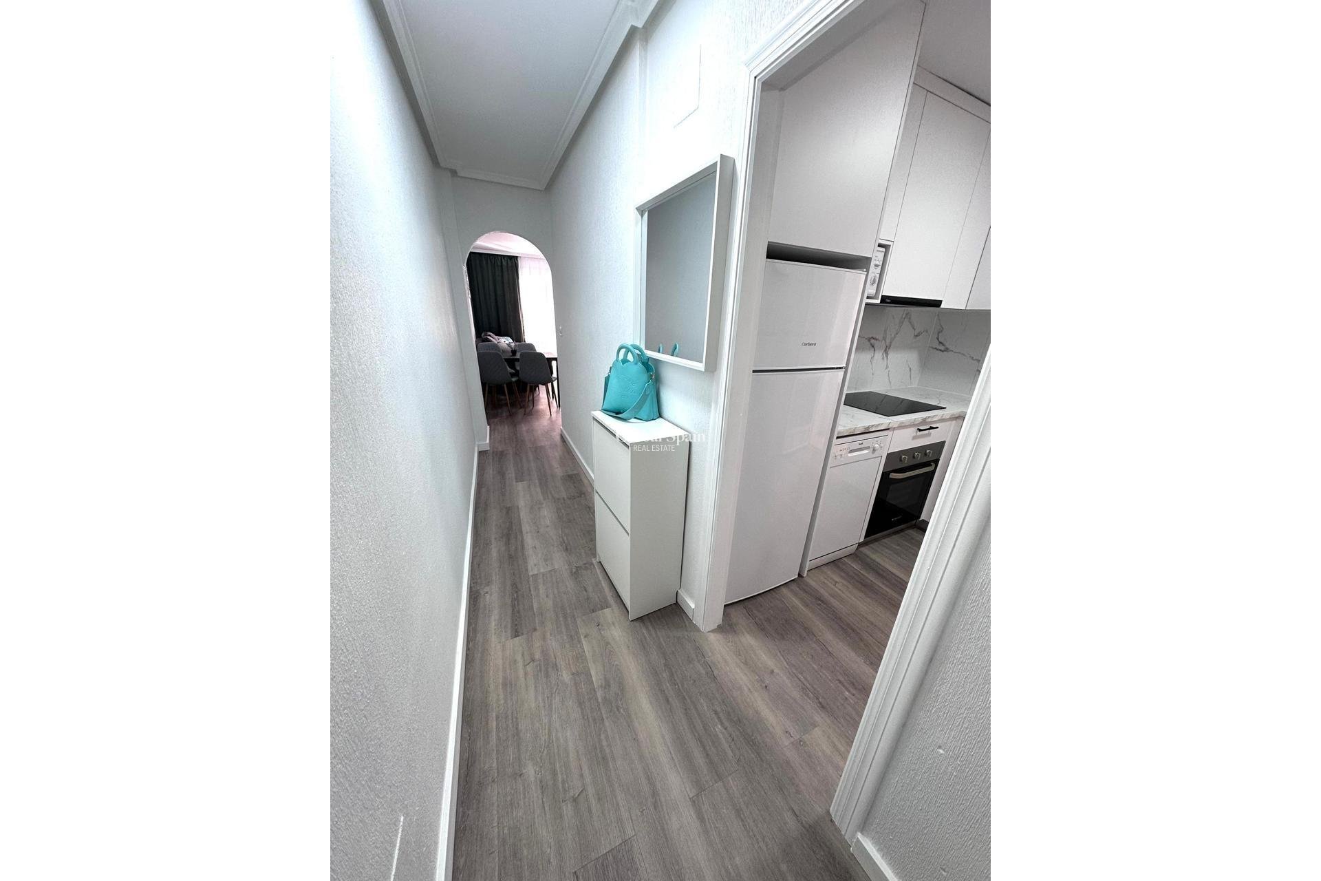 Venta - APARTAMENTO -
TORREVIEJA - Centro - Muelle Pesquero