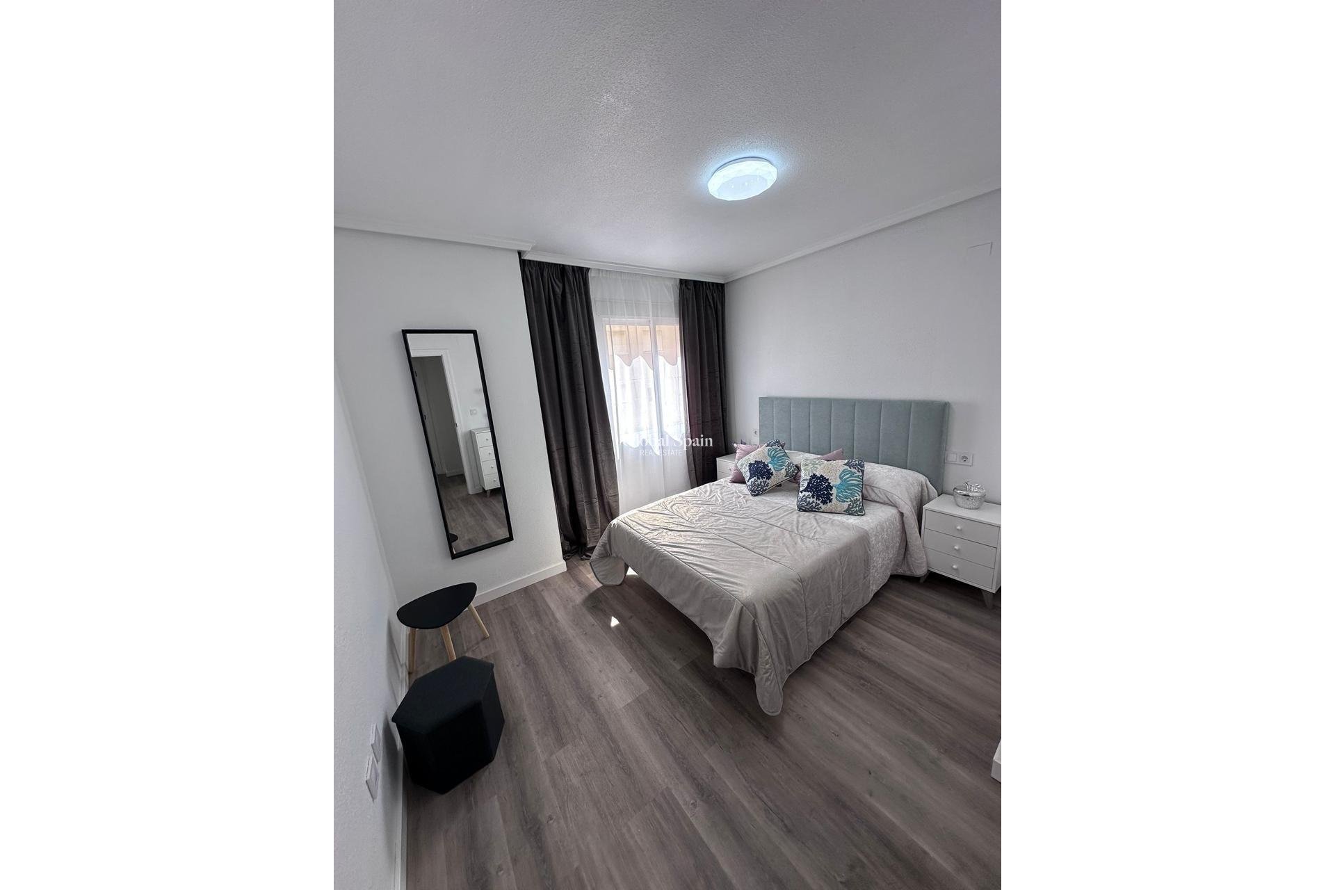 Venta - APARTAMENTO -
TORREVIEJA - Centro - Muelle Pesquero