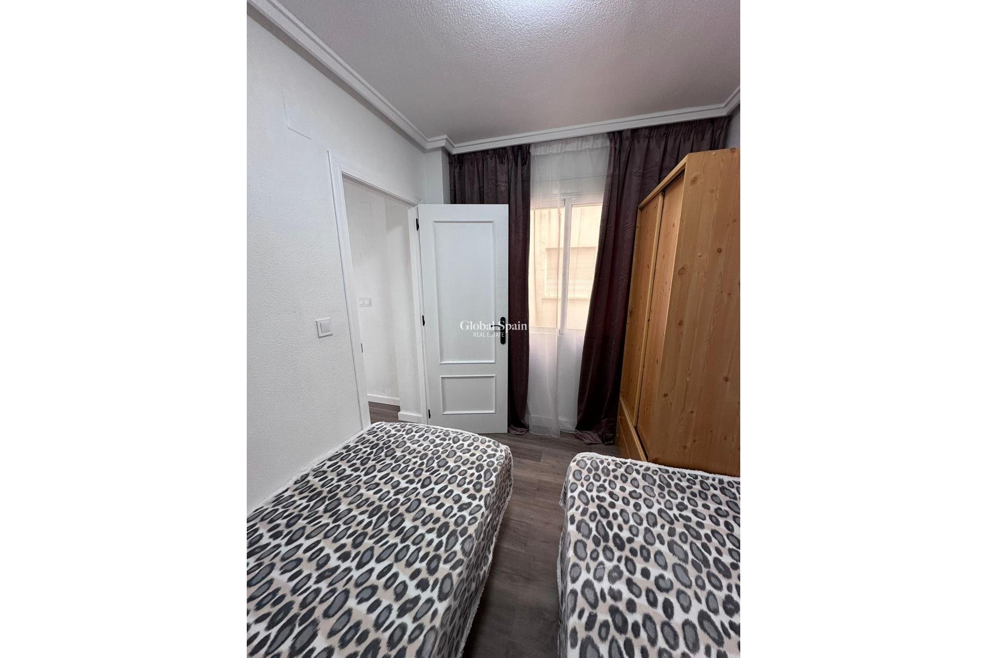 Venta - APARTAMENTO -
TORREVIEJA - Centro - Muelle Pesquero