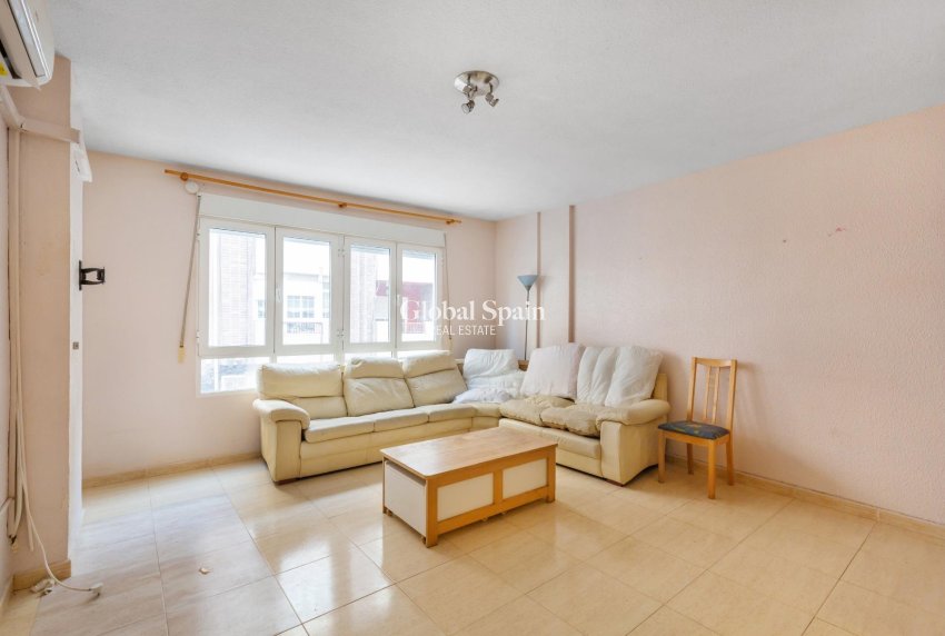 Venta - APARTAMENTO -
TORREVIEJA - Centro - Muelle Pesquero