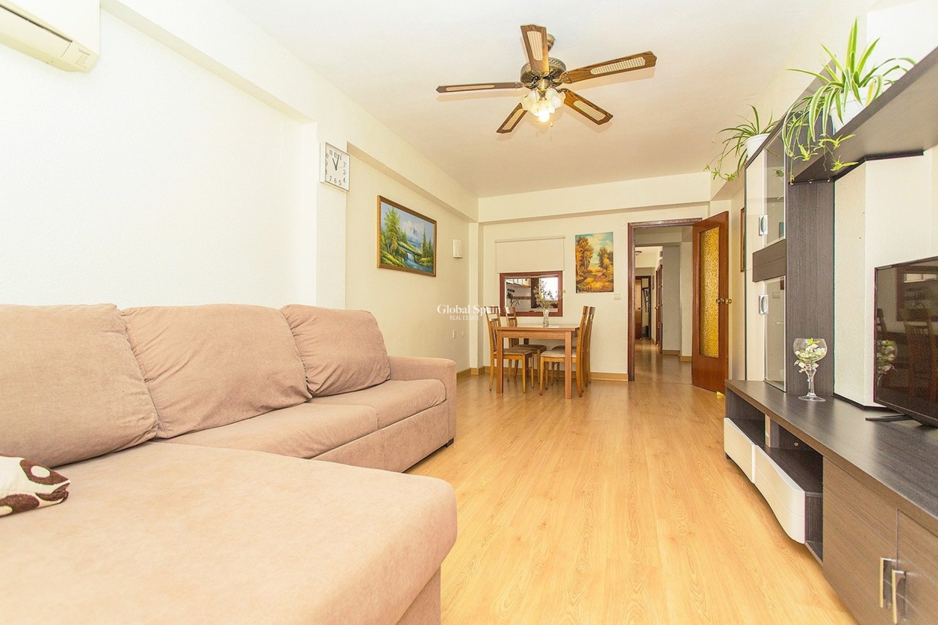 Venta - APARTAMENTO -
TORREVIEJA - Centro-Muelle Pesquero