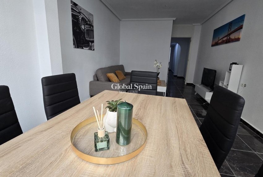 Venta - APARTAMENTO -
TORREVIEJA - Centro - Muelle Pesquero