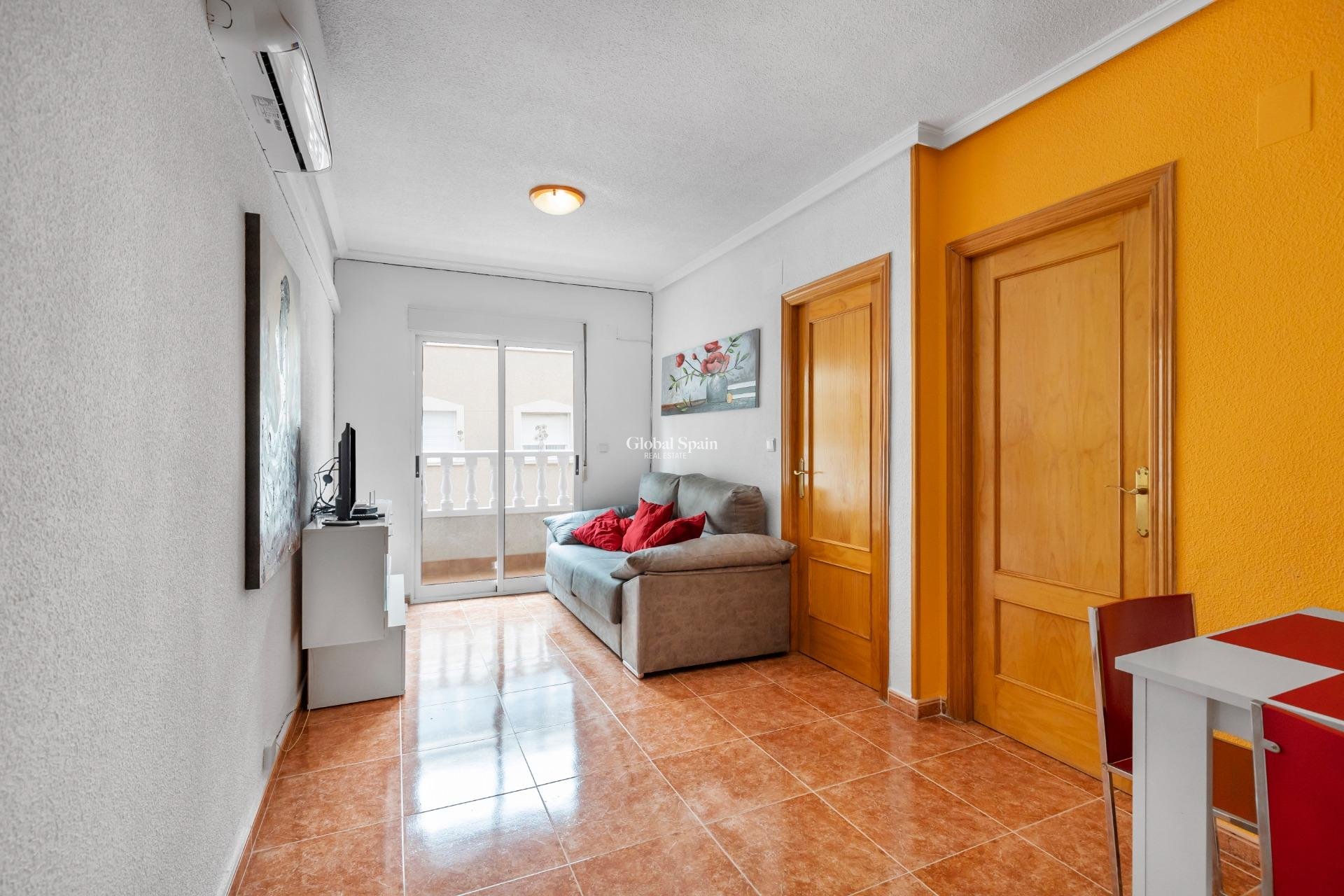 Venta - APARTAMENTO -
TORREVIEJA - Centro - Muelle Pesquero