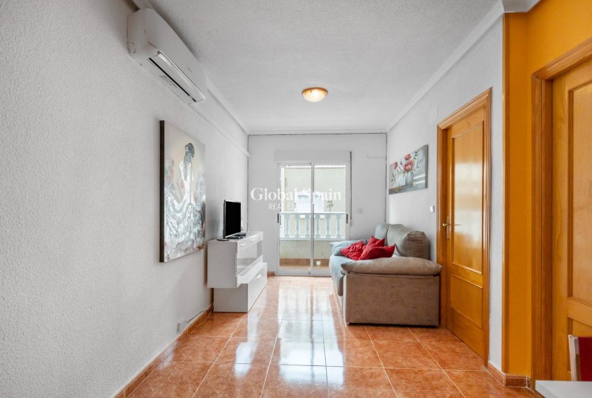 Venta - APARTAMENTO -
TORREVIEJA - Centro - Muelle Pesquero