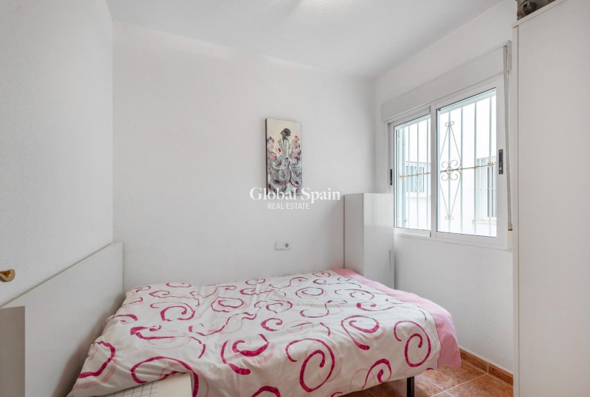 Venta - APARTAMENTO -
TORREVIEJA - Centro - Muelle Pesquero