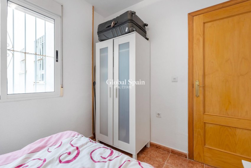 Venta - APARTAMENTO -
TORREVIEJA - Centro - Muelle Pesquero