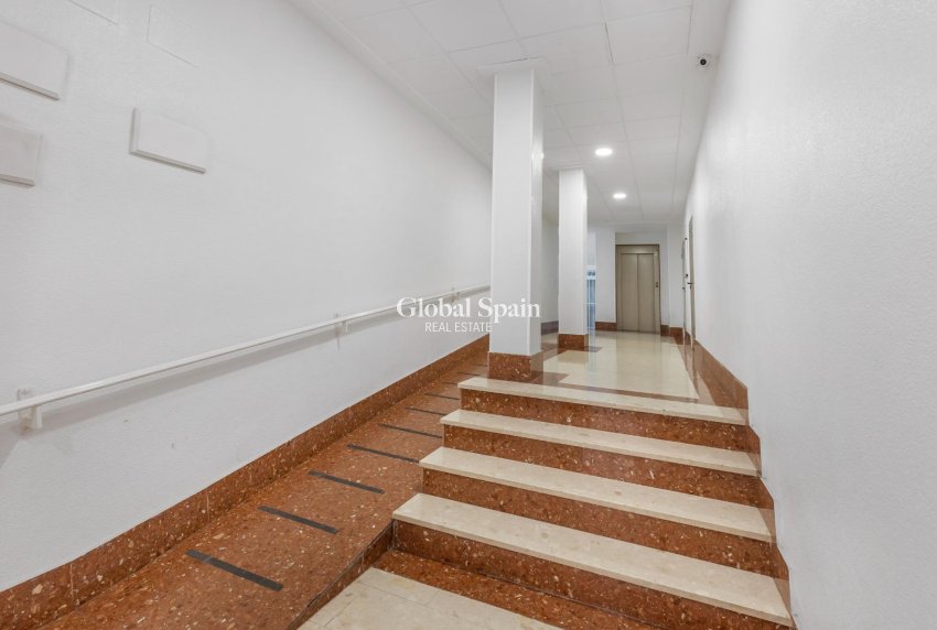 Venta - APARTAMENTO -
TORREVIEJA - Centro - Muelle Pesquero