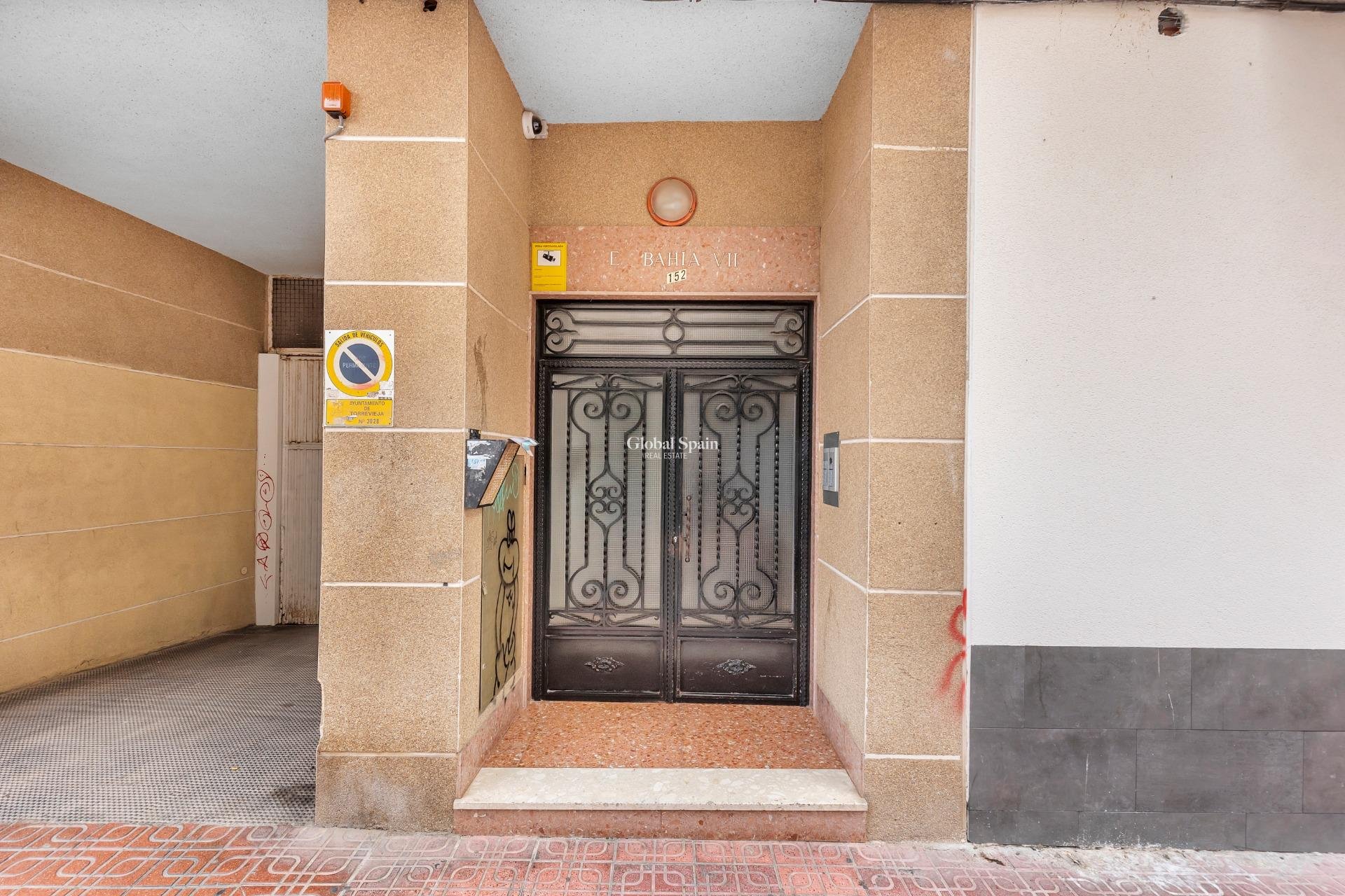 Venta - APARTAMENTO -
TORREVIEJA - Centro - Muelle Pesquero