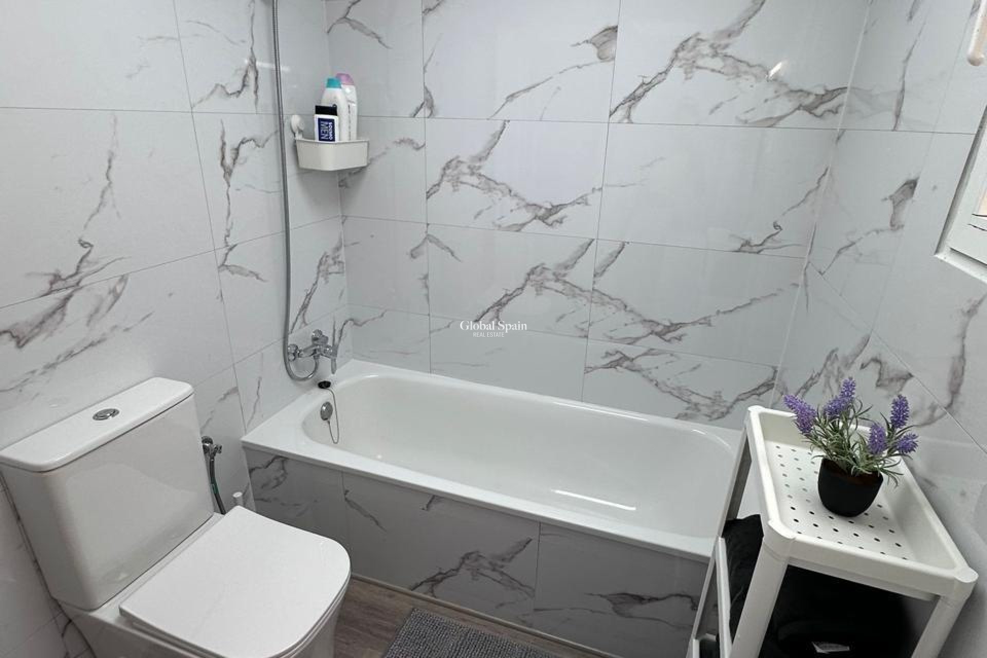 Venta - APARTAMENTO -
TORREVIEJA - Centro - Muelle Pesquero