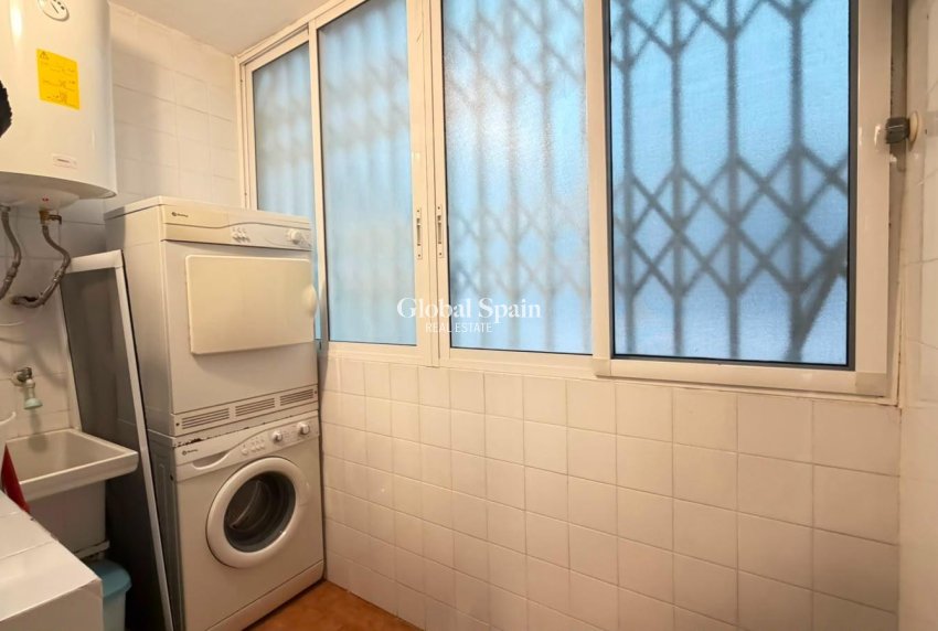 Venta - APARTAMENTO -
TORREVIEJA - Centro - Muelle Pesquero