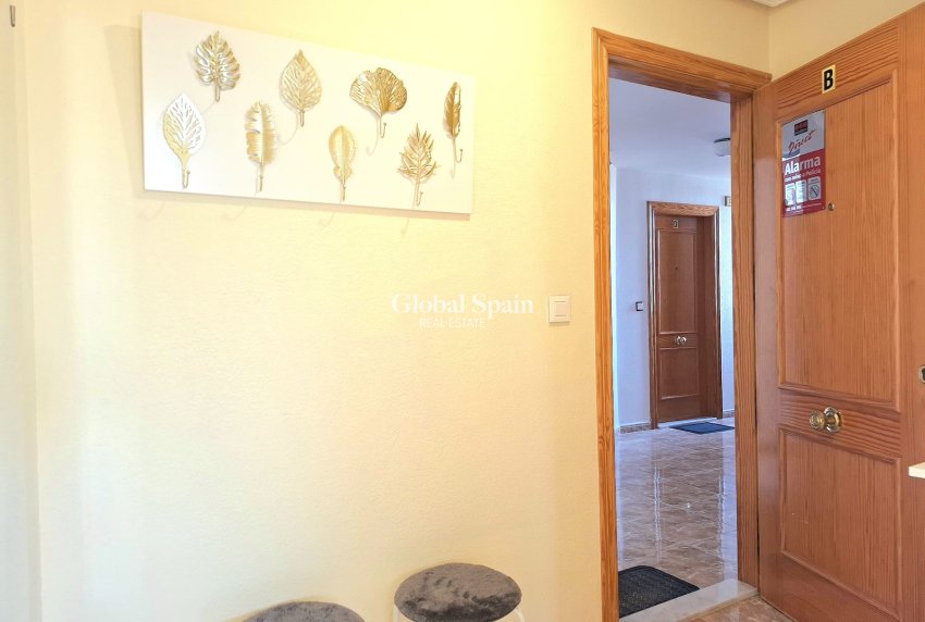 Venta - Apartamento -
TORREVIEJA - Centro