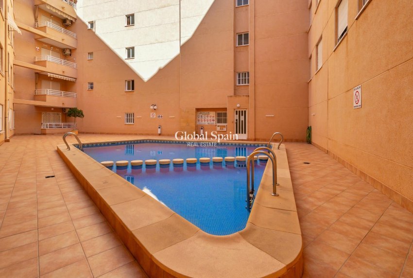 Venta - Apartamento -
TORREVIEJA - Centro