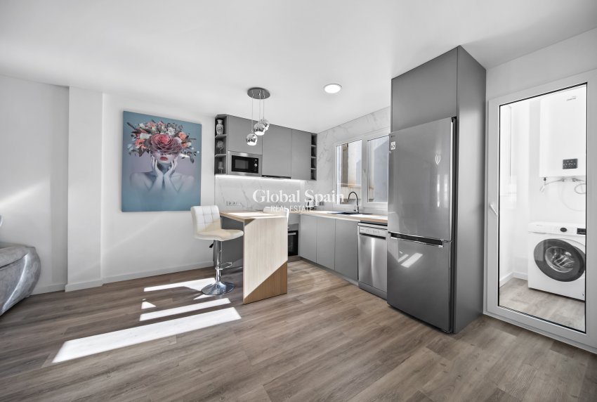 Venta - Apartamento -
TORREVIEJA - Centro