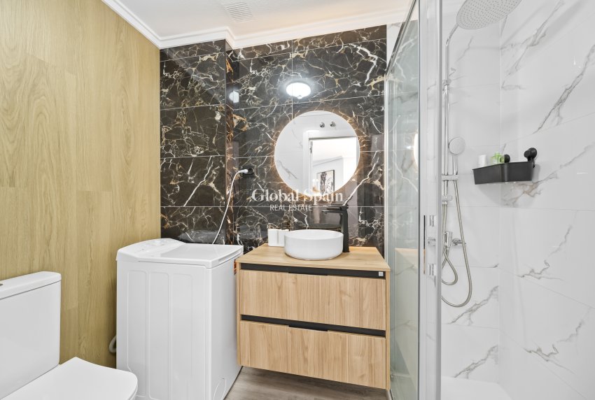 Venta - Apartamento -
TORREVIEJA - Centro