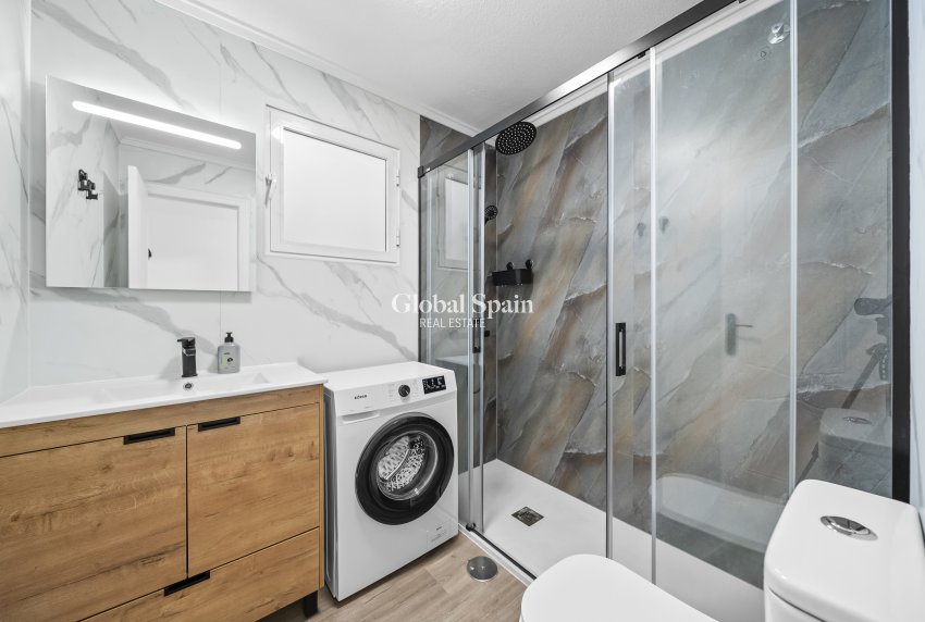 Venta - Apartamento -
TORREVIEJA - Centro