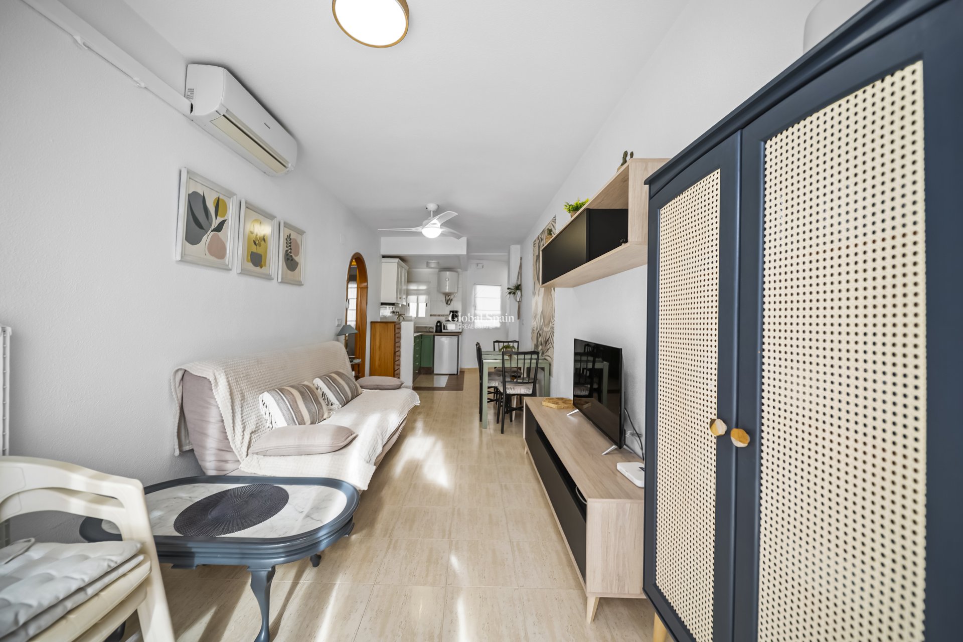 Venta - APARTAMENTO -
TORREVIEJA - Centro