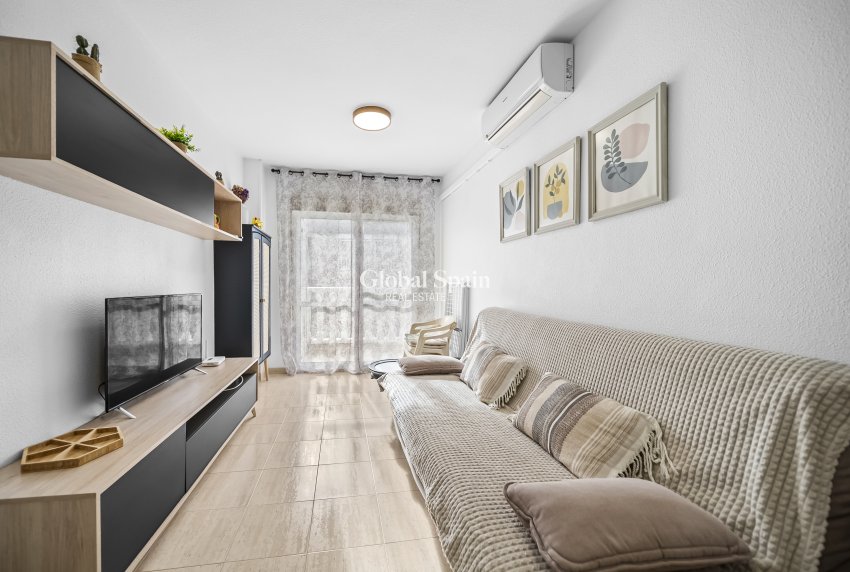 Venta - APARTAMENTO -
TORREVIEJA - Centro