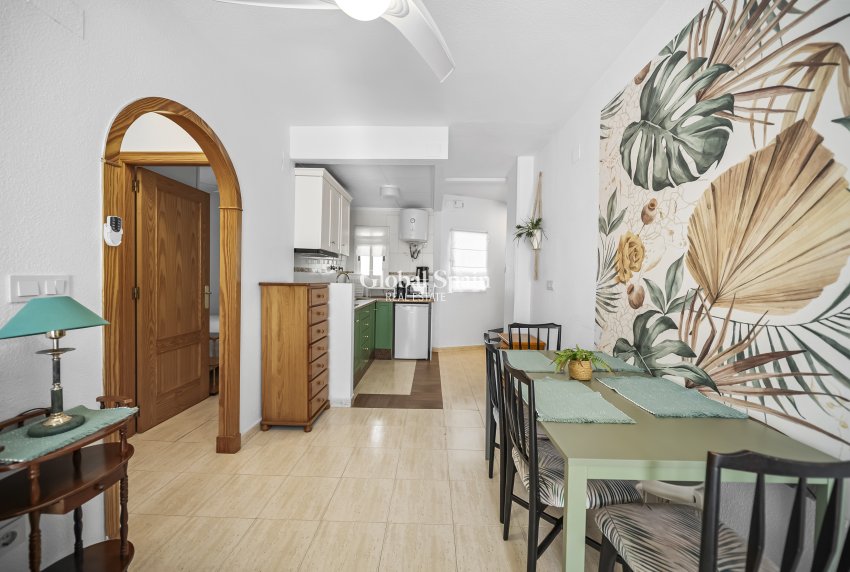 Venta - APARTAMENTO -
TORREVIEJA - Centro