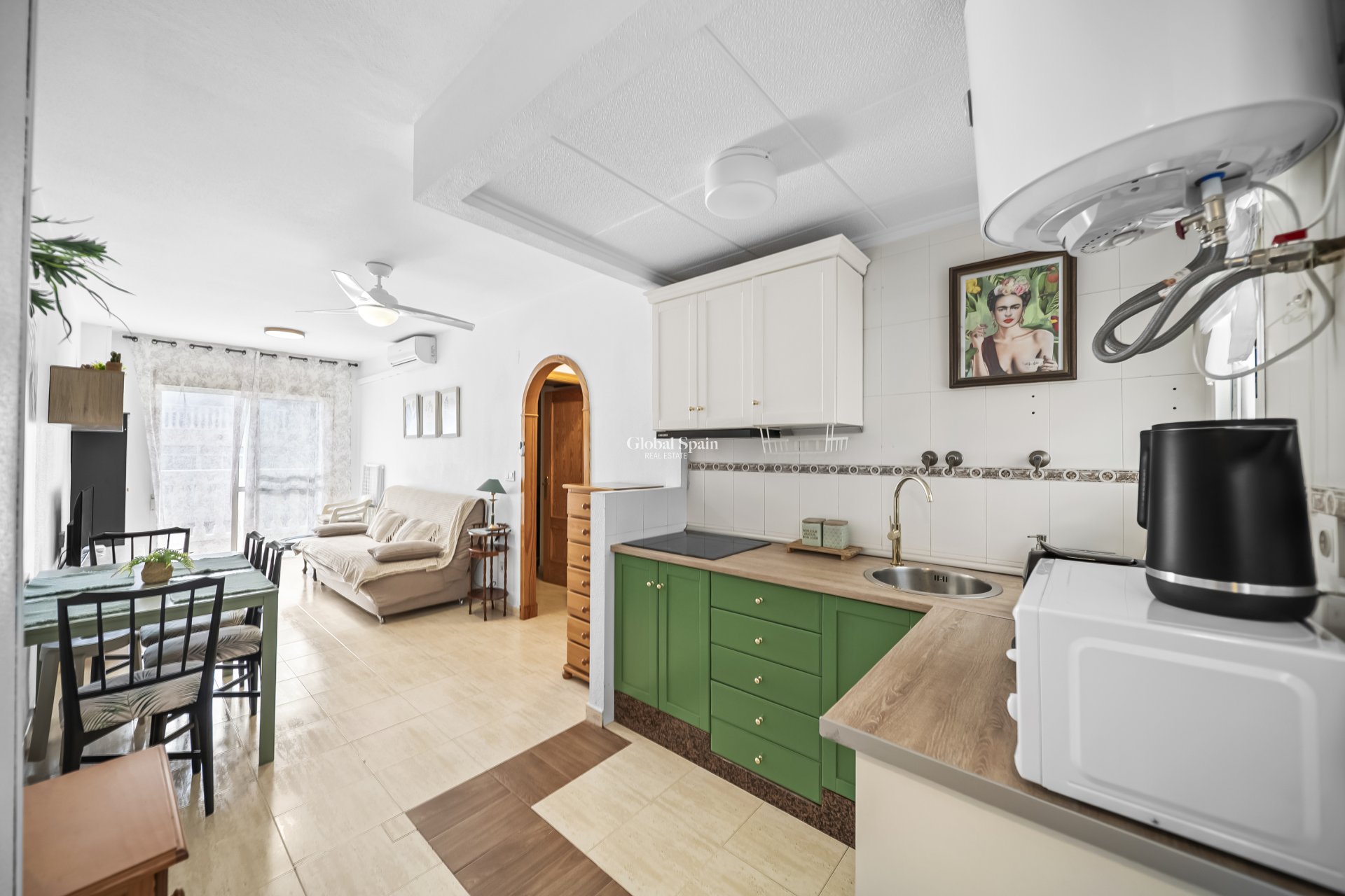 Venta - APARTAMENTO -
TORREVIEJA - Centro