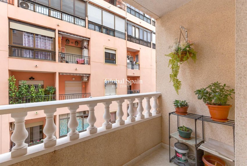 Venta - APARTAMENTO -
TORREVIEJA - Centro